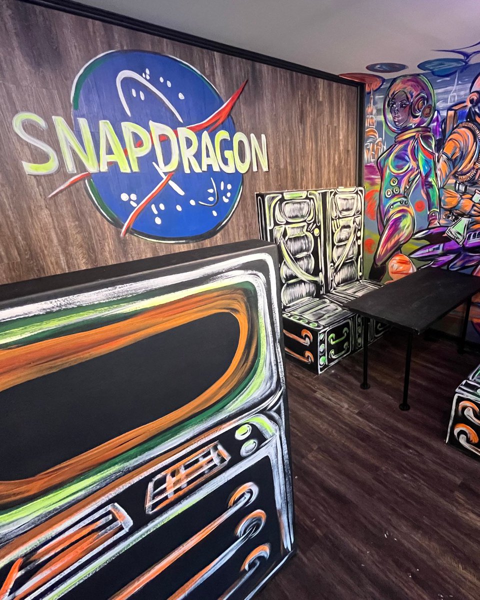 SnapdragonHemp's tweet image. East Ridge LEVEL UP! ⬆️ We welcome everyone to stop by East Ridge 1 to check out our fresh remodeling, with art hand-painted by Olivia Reckert. 

#Remodel #SoftOpen #Decorations #Lounge #Club #Chattanooga #Snapdragon #EastRidge