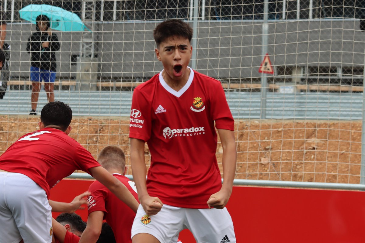 🚀 Junior Zamorano convocat amb la Selecció Espanyola Sub-16

📌 El defensa grana del Cadet A ha entrat a la llista dels 26 jugadors seleccionats pel tècnic David Gordo.

🤩 Primer jugador format al #PlanterGrana, convocat amb la <a href="/SEFutbol/">Selección Española Masculina de Fútbol</a> al segle XXI.

🙌 Enhorabona, Junior!