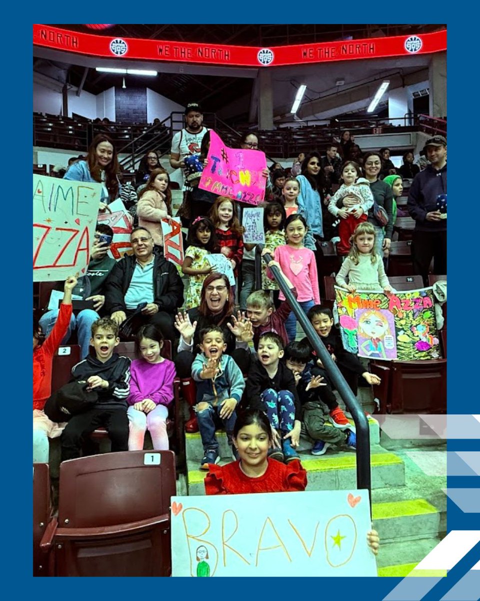 Azza Hamdi, enseignante de l'ÉÉ Horizon Jeunesse, a été honorée en tant qu'héroïne Raptors 905, en hommage à son engagement remarquable et à l'influence positive qu'elle exerce auprès de ses élèves. Une véritable source d'inspiration pour son école et sa communauté!