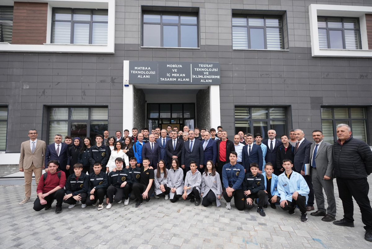 📍 Bursa/ Demirtaşpaşa MTAL

Sanayinin kalbi Bursa'mızda, Demirtaşpaşa Mesleki ve Teknik Anadolu Lisemizde öğrencilerimiz ve öğretmenlerimizle bir araya gelerek atölyelerimizde öğrencilerimizin çalışmalarını inceledik, öğretmenlerimizle istişareler gerçekleştirdik.

Meslek liseli