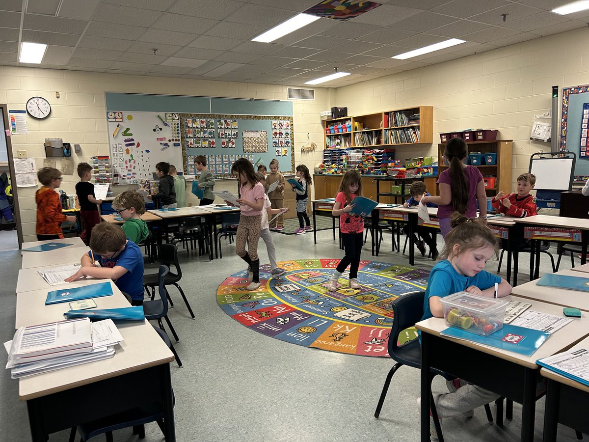 InvernessECA's tweet image. Grade 1 had a blast during their scavenger hunt, searching for items that are heavier and lighter. It was a fun way to explore measurement concepts!
#SRCEMarchIsMathMonth