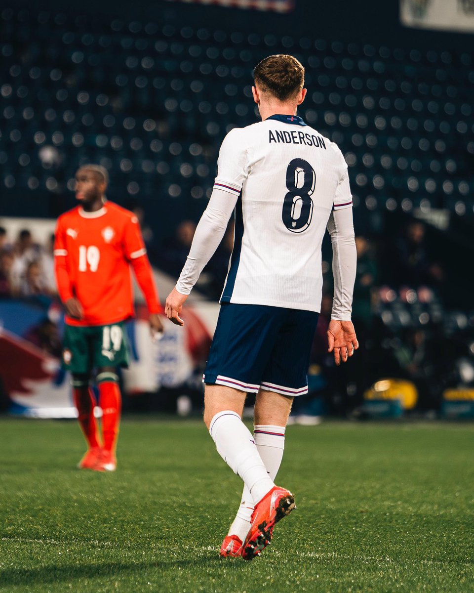 🏴󠁧󠁢󠁥󠁮󠁧󠁿 🎱