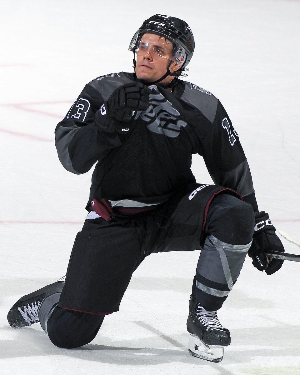 PetesOHLhockey's tweet photo. Congratulations on a FANTASTIC @OHLHockey career! Looking forward to watching you moving forward with @SHUHockey 🤝

Come back and visit anytime, Gav 🫡 https://t.co/eFTzThSSGE