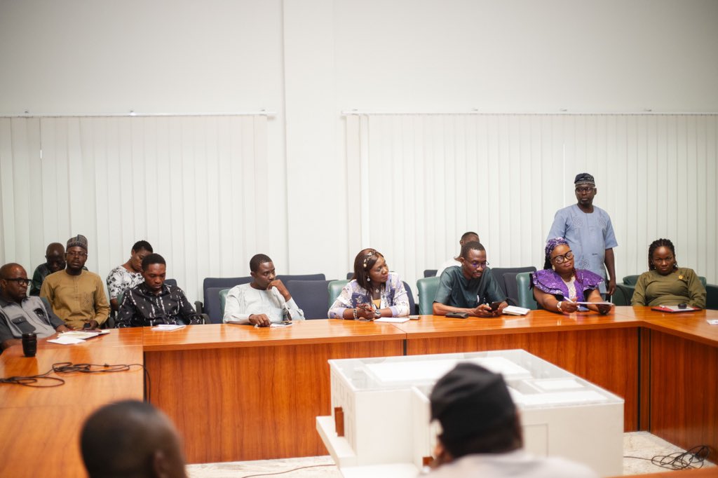 The Chief Executive, Hamzat B Lawal (<a href="/HamzyCODE/">Hamzat Lawal - 🐘</a>) speaking at the unveiling which was done earlier today at the Media Roundtable on AI stressed 👇

“now more than ever, we must leverage the revolutionary power of new media in addressing poverty, expanding access to information and