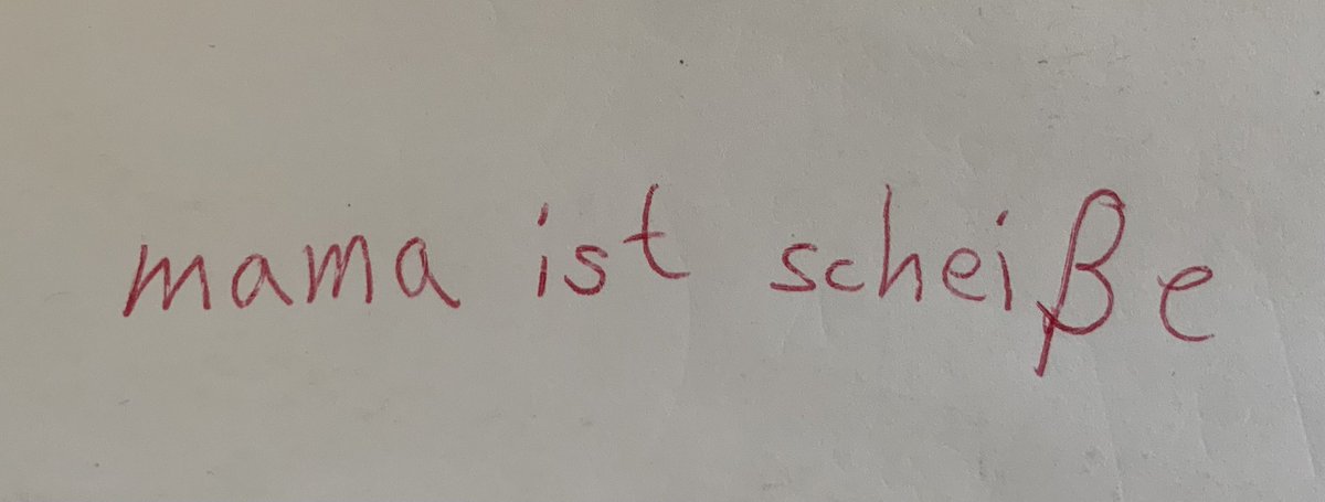 Julia06203586's tweet photo. Hilfe, die Wackelzahnpubertät hat bei uns Einzug gehalten und unsere Achtjährige hat diverse Schimpfwörter für sich entdeckt! 
Ich bin dankbar für jegliche Tipps, wie man am besten damit umgehen kann.
#lebenmitkindern #wackelzahlpubertät #schimpfwörter #erziehung #erziehungstipps https://t.co/hisNIilZfc