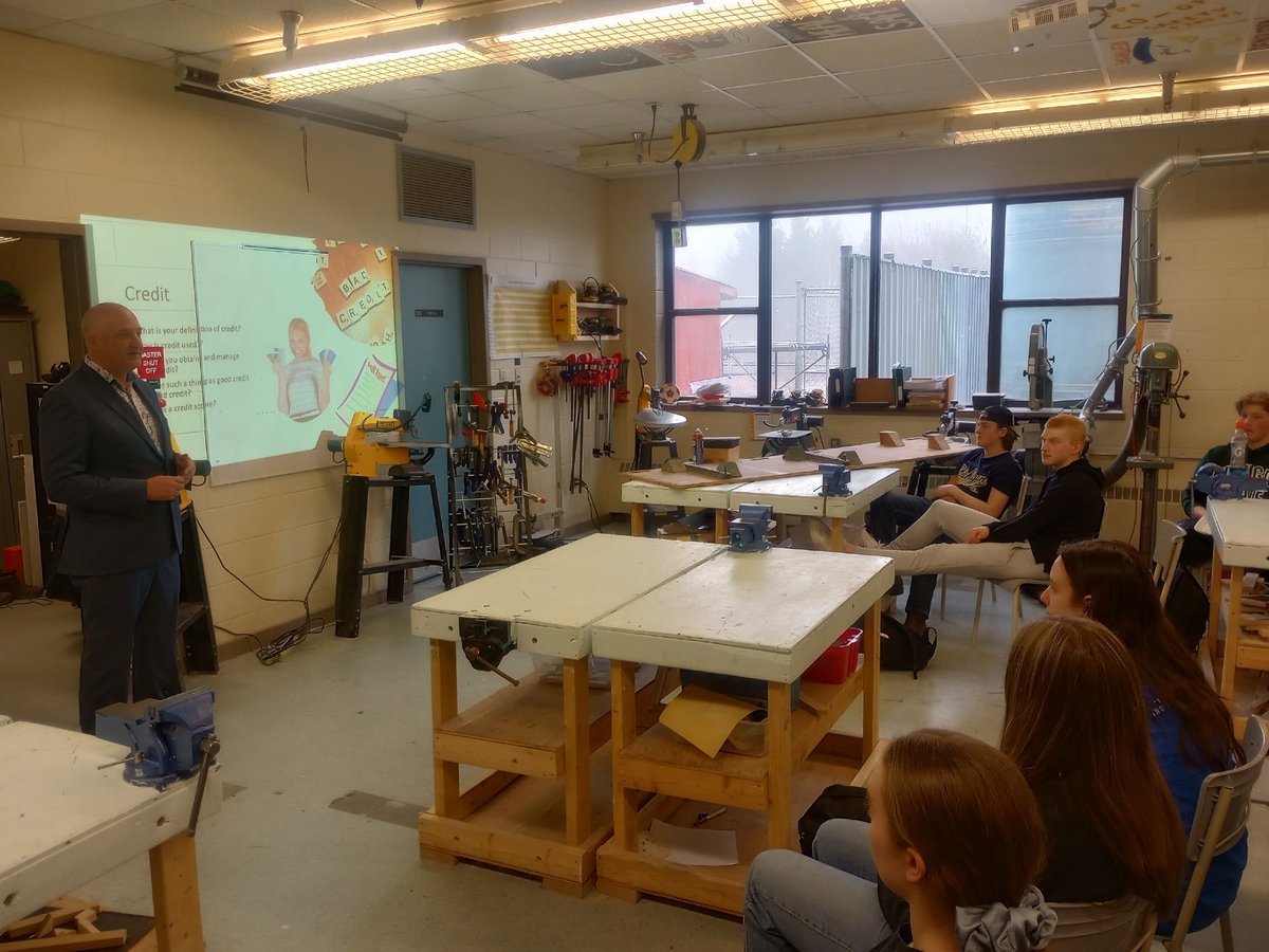 InvernessECA's tweet image. Our CBL 11 class had a guest speaker  to share valuable insights on financial management. Students had the opportunity to learn about budgeting, saving, and making informed financial decisions. A fantastic real-world connection to celebrate Math Month!
#SRCEMarchIsMathMonth