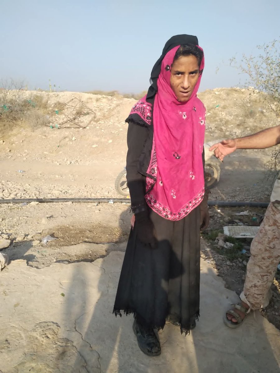 هكذا جماعة الحوثي  ترسل رجالها إلى جبهات الضالع للاستطلاع  وجمع المعلومات الاستخباراتية،  ومع ذلك  الصورة توضح فشلها الاستخباراتي حتى على حساب العنصر النسائي