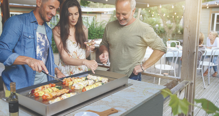 HearthStoneVT's tweet photo. Our #outdoorgriddle makes it easy to sear, sizzle, and serve everything from burgers to veggies—all while enjoying time outdoors. 🍔🌭🍗

Available in different sizes and setups to fit your space.

🔗 Learn more: https://t.co/UMQKomZRs3 https://t.co/ioNiuuzMWv