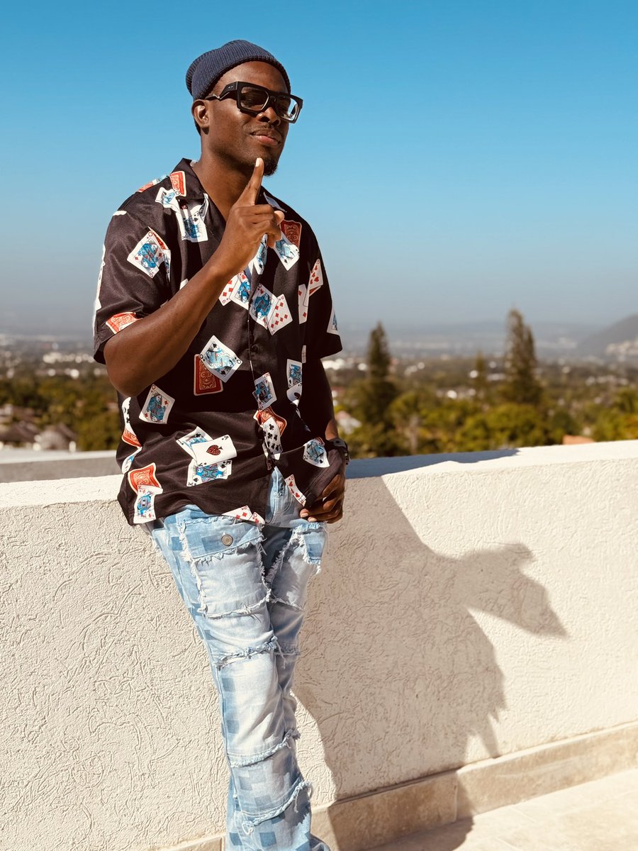 Dream big, work hard, stay focused, and make it happen ☀️🎶

#dreambig #workhard #stayfocused #makeithappen