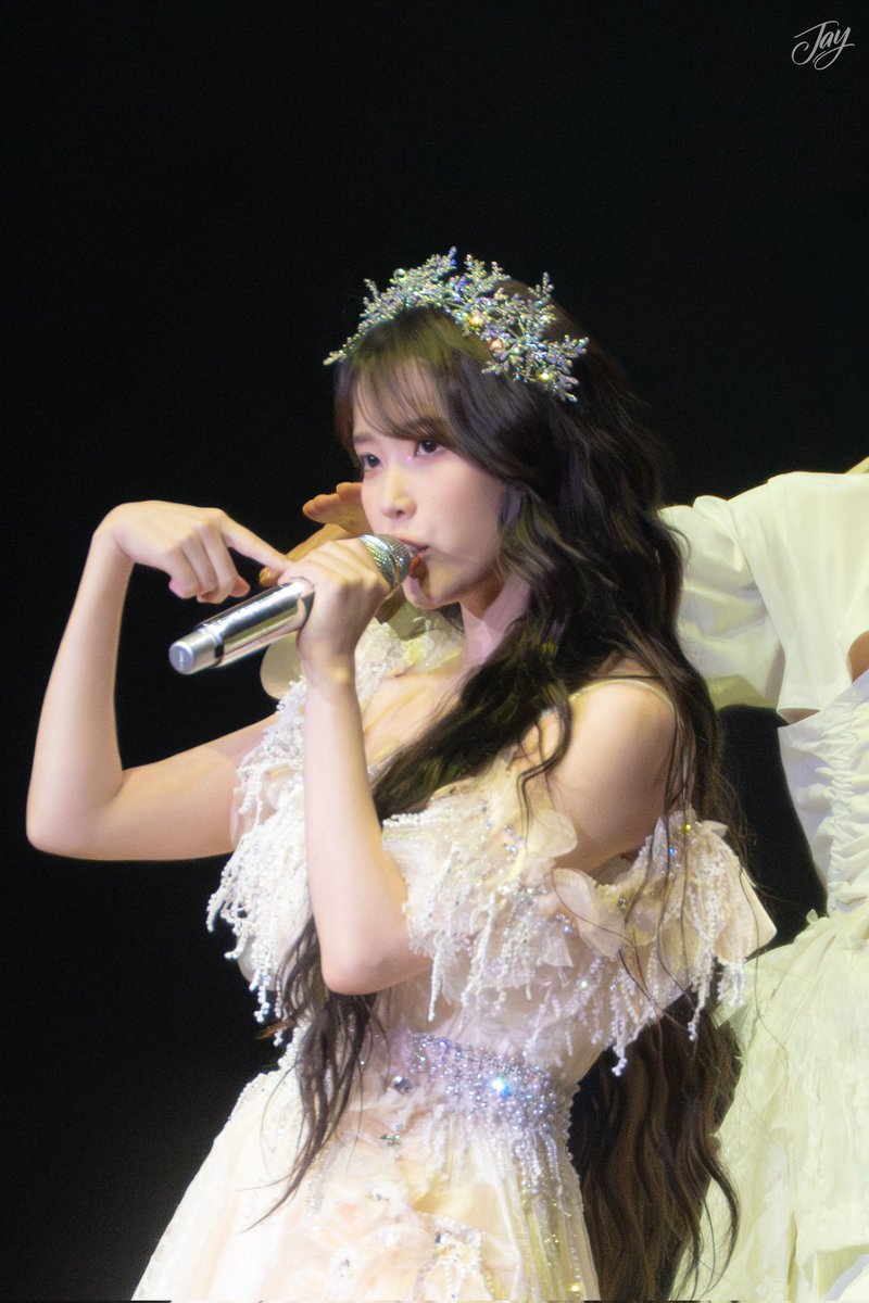 UAENAGRAPHY's tweet image. IU HEREH World Tour Concert in Oakland

Oakland Arena 

#아이유 #아이유월드투어 #IU #아이유콘서트