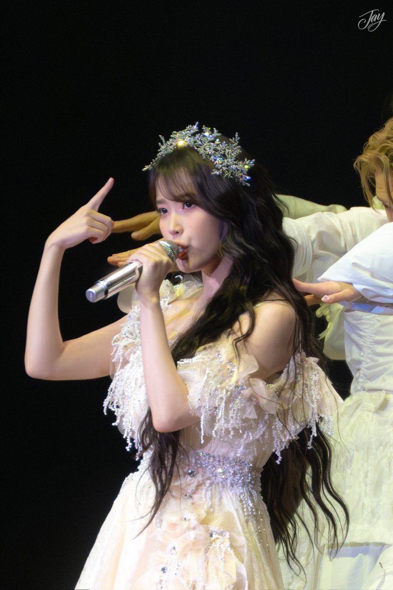 UAENAGRAPHY's tweet image. IU HEREH World Tour Concert in Oakland

Oakland Arena 

#아이유 #아이유월드투어 #IU #아이유콘서트
