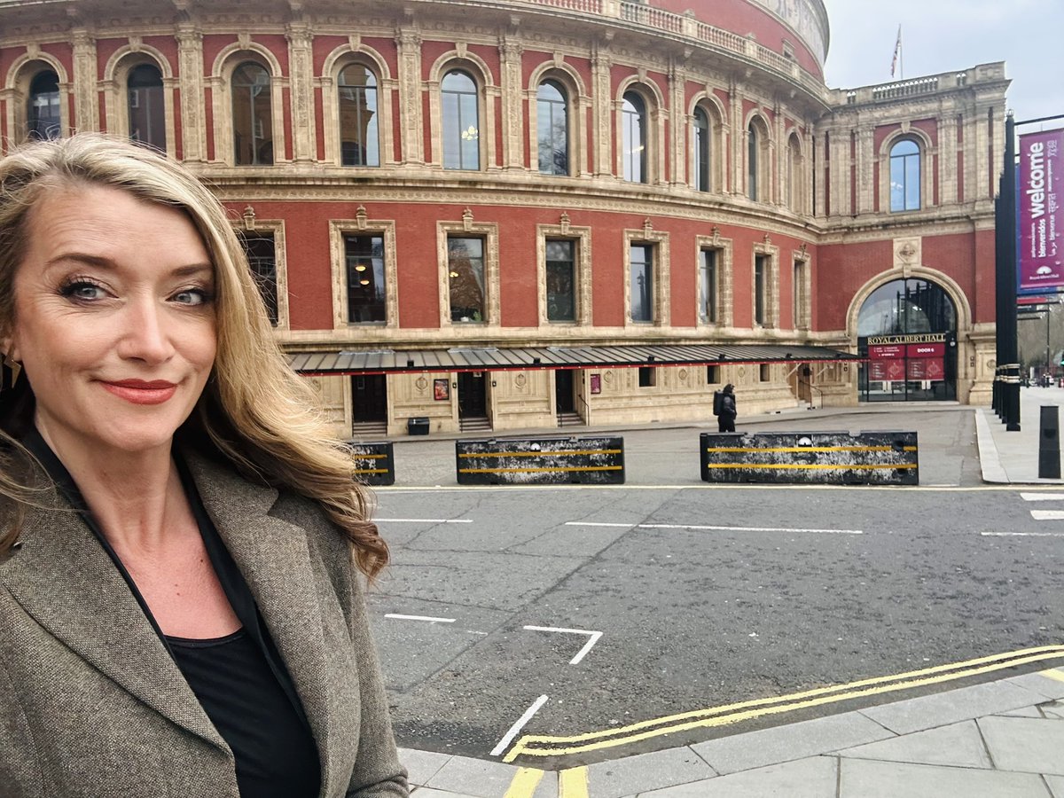 Sarah Champion (@sarahchampion) on Twitter photo Excited to be back <a href="/RoyalAlbertHall/">Royal Albert Hall</a> compèring the comedy night #TeenageCancerGigs an honour to help support this awesome charity for young people with cancer
You can help too! Text GIVE to 70500 to donate £10 Excited to be back <a href="/RoyalAlbertHall/">Royal Albert Hall</a> compèring the comedy night #TeenageCancerGigs an honour to help support this awesome charity for young people with cancer
You can help too! Text GIVE to 70500 to donate £10