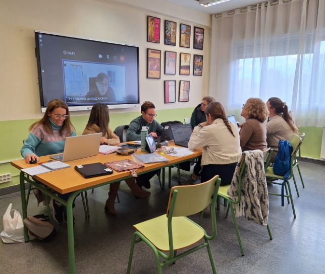 CFP IDIOMAS (@cfpidiomas) on Twitter photo 🚀 Continuamos avanzando con el PIE INTERNACIONALIZA. Contamos con Teresa Fínez Vara <a href="/IESLaVaguada/">IES La Vaguada</a> , Remedios Gómez Pérez <a href="/remegope/">Reme</a> y Elena Valle Santos <a href="/sauces49000391/">IES LOS SAUCES</a>
#formaciónCyL
#innovaCyL
#internacionalizaCyL 🚀 Continuamos avanzando con el PIE INTERNACIONALIZA. Contamos con Teresa Fínez Vara <a href="/IESLaVaguada/">IES La Vaguada</a> , Remedios Gómez Pérez <a href="/remegope/">Reme</a> y Elena Valle Santos <a href="/sauces49000391/">IES LOS SAUCES</a>
#formaciónCyL
#innovaCyL
#internacionalizaCyL