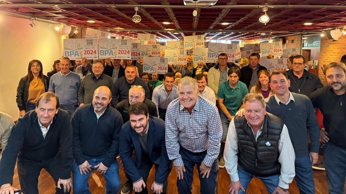 MinAgriCba's tweet photo. #Sampacho 📍 I Entrega de aportes para infraestructura rural y BPAs
👉El ministro Busso encabezó el acto de entrega de aportes de BPAs por más de 53 millones y subsidios a consorcio camineros de la Regional 15, por un monto total de $850 millones. https://t.co/PEBZpJ2xkQ