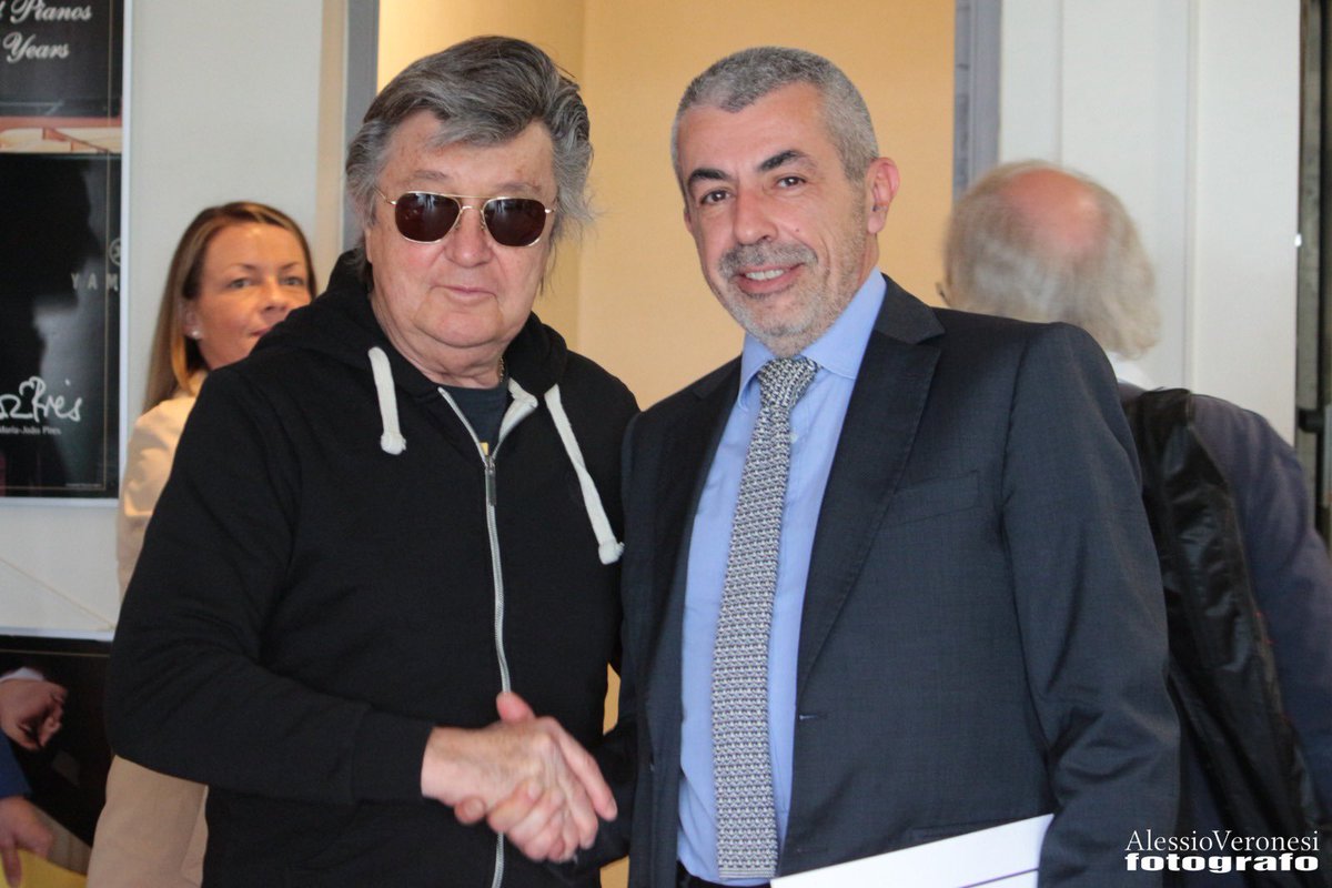 vignali's tweet image. Oggi è mancato un mio carissimo amico, l’on. Isidoro Gottardo. Grande persona e grande politico. Qui siamo insieme alla BIASIN ARTIST CONCERT HALL di Azzano Decimo (PN) a parlare del Bonus Stradivari. Con noi, #DenisBiasin e il mitico #BobbySolo. Riposa in pace, amico mio!