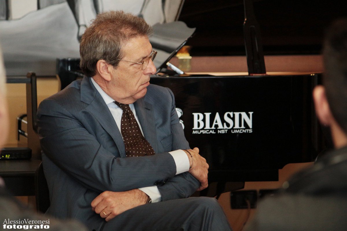 vignali's tweet image. Oggi è mancato un mio carissimo amico, l’on. Isidoro Gottardo. Grande persona e grande politico. Qui siamo insieme alla BIASIN ARTIST CONCERT HALL di Azzano Decimo (PN) a parlare del Bonus Stradivari. Con noi, #DenisBiasin e il mitico #BobbySolo. Riposa in pace, amico mio!