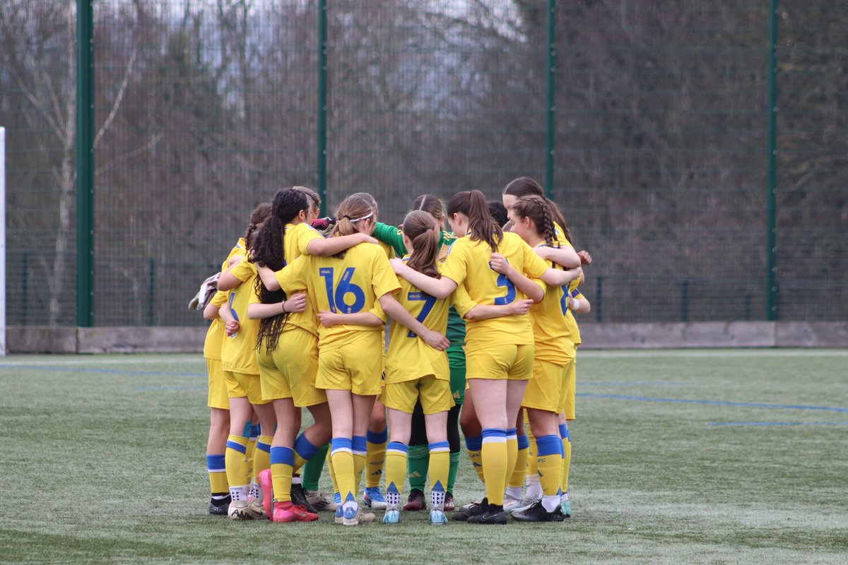maddoxcliff's tweet photo. How fast…. Just one more league game left to go 😞 it’s been another good season at Leeds 💛💙 lots more to look forward to including Holland in April with my Broddy team 💙
#football
#soccer 
#leedsunited
#league
#footballleague
@LeedsunitedRTC @LUFCwomen @LUFC  @bwafcofficial https://t.co/B54oHWjEfF
