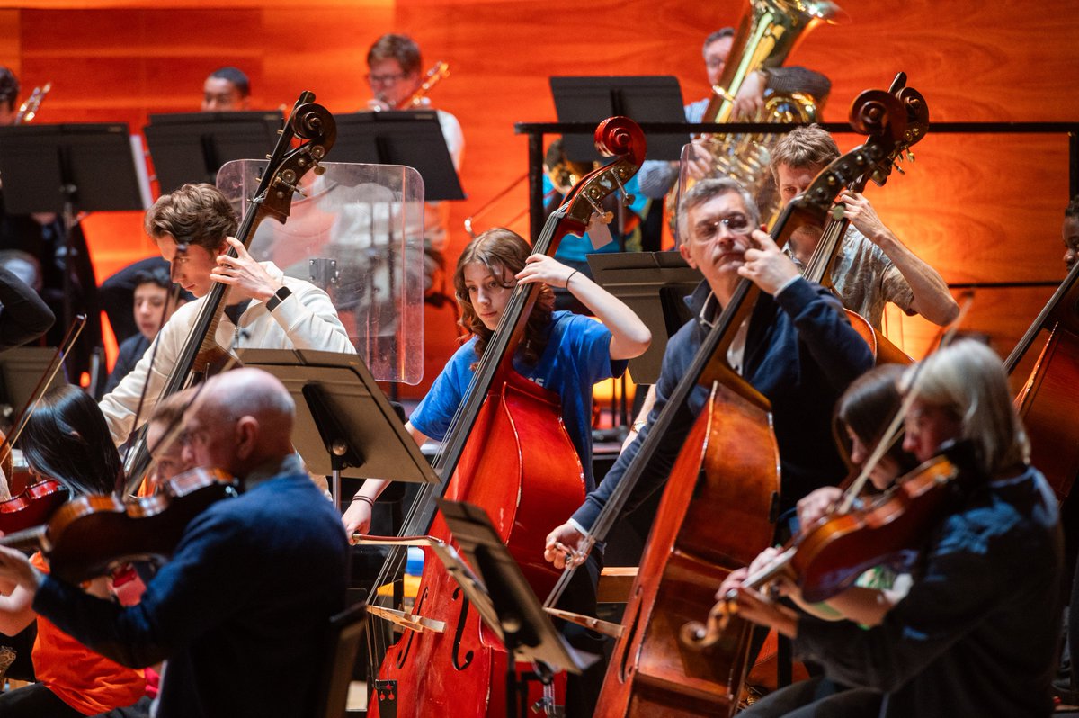 Sistema Scotland (@sistemascotland) on Twitter photo We hope concert-goers enjoyed this spectacular side-by-side performance with <a href="/RSNO/">Royal Scottish National Orchestra</a> and talented young musicians from #BigNoiseRaploch last week as they took to the stage at Perth Concert Hall 🤩🎶
🔗 Read all about the special performance on our website makeabignoise.org.uk/latest/news/bi… We hope concert-goers enjoyed this spectacular side-by-side performance with <a href="/RSNO/">Royal Scottish National Orchestra</a> and talented young musicians from #BigNoiseRaploch last week as they took to the stage at Perth Concert Hall 🤩🎶
🔗 Read all about the special performance on our website makeabignoise.org.uk/latest/news/bi…