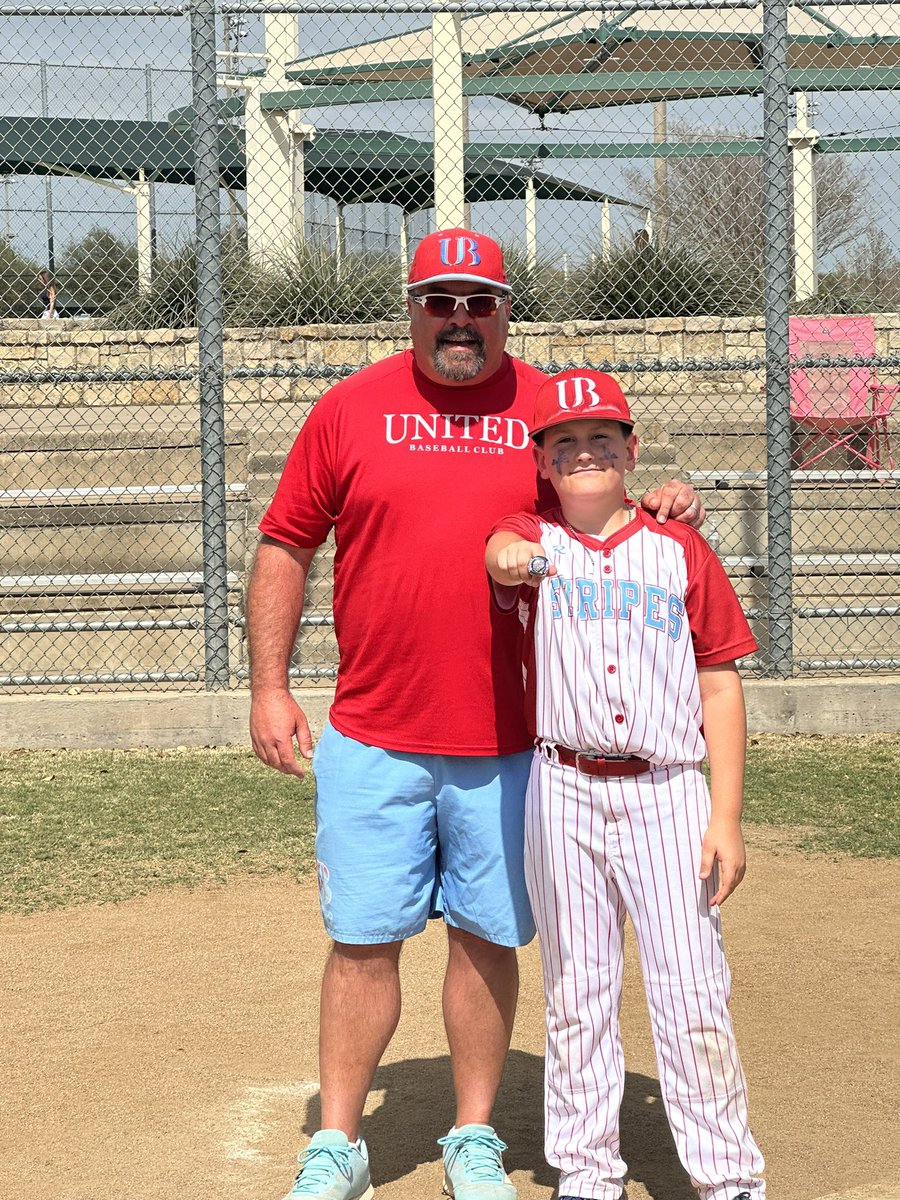 KetchAnderson's tweet photo. Another good weekend bringing home some hardware. ERA was 0.0 on the weekend and got a win.  Batted .500 with 2 RBI’s . https://t.co/PKaCp5PSiz