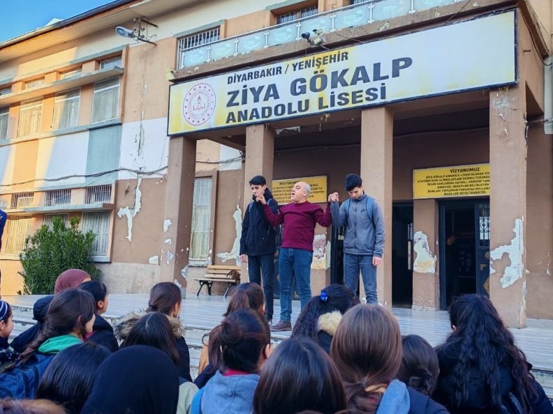 Öğrencilerimizin Diyarbakır Kick Boks İl Şampiyonası'nda farklı iki kategoride elde ettiği birincilikleri bizleri gururlandırmıştır.
<a href="/Yusuf__Tekin/">Yusuf Tekin</a>
<a href="/vali_zorluoglu/">Murat Zorluoğlu</a>
<a href="/Yunus__ATAMAN/">Yunus ATAMAN</a>
<a href="/Murat4Kucukali/">Murat Küçükali</a>
<a href="/husamettin_atli/">Hüsamettin ATLI</a>