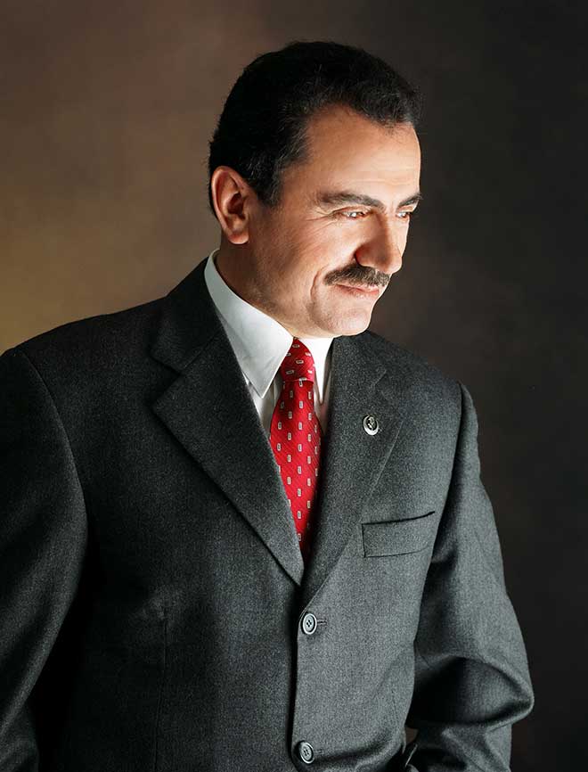 Dürüstlüğü ve vatan sevgisi ile milletimizin hafızasında derin izler bırakan değerli dava büyüğümüz #MuhsinYazıcıoğlu’nu vefat yıl dönümünde rahmet ve minnetle anıyorum. 

Mekânı cennet olsun. 

"Firavuna karşı olmak yetmez, Musa'nın yanında olmak gerekir." 
-Muhsin Yazıcıoğlu