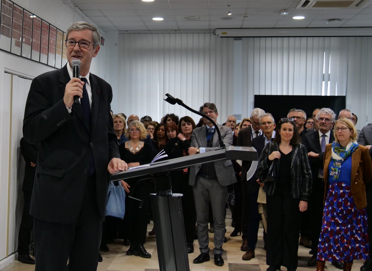 Académie de Lyon (@academielyon) on Twitter photo Olivier Dugrip quitte ses fonctions de recteur de la <a href="/RegionAcAura/">Région académique AURA</a> et de l'<a href="/academielyon/">Académie de Lyon</a>, chancelier des universités. Après 6 ans à Lyon, et 22 ans en tant que recteur, une page se tourne, qui aura été marquée par un engagement sans faille pour la réussite de tous les élèves. Olivier Dugrip quitte ses fonctions de recteur de la <a href="/RegionAcAura/">Région académique AURA</a> et de l'<a href="/academielyon/">Académie de Lyon</a>, chancelier des universités. Après 6 ans à Lyon, et 22 ans en tant que recteur, une page se tourne, qui aura été marquée par un engagement sans faille pour la réussite de tous les élèves.