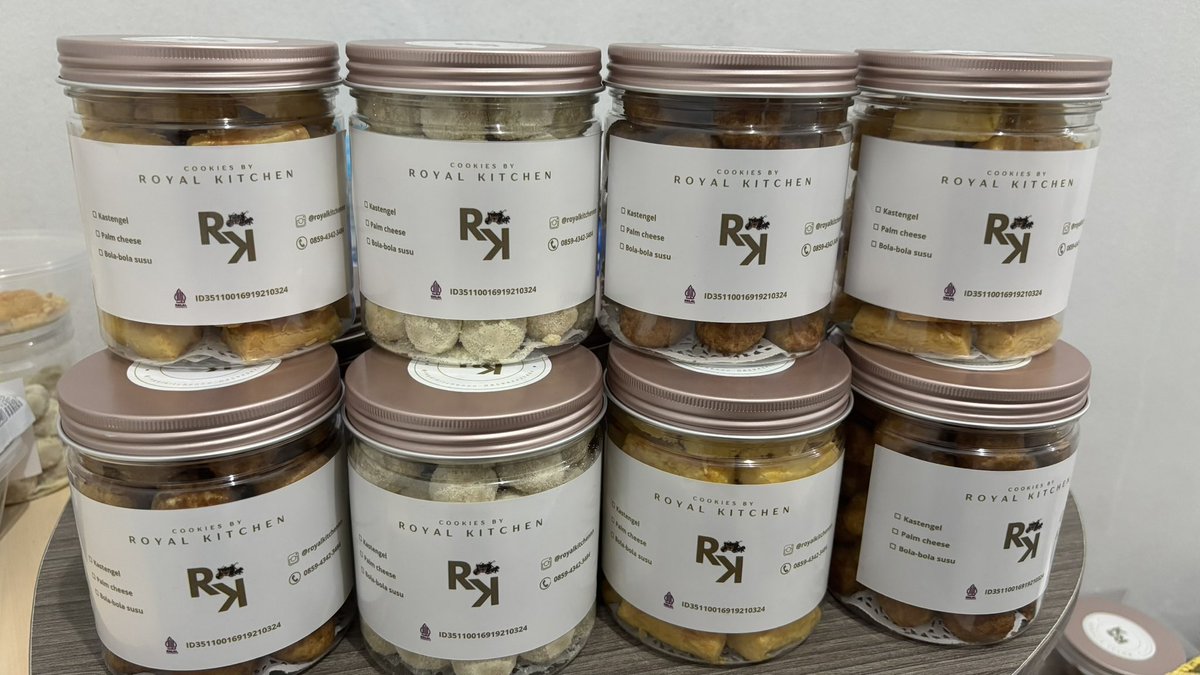 MingguPagiii's tweet photo. @FOODFESS2 Kue kue edisi ramadahan taun ini xixi https://t.co/GZRsZidW5z