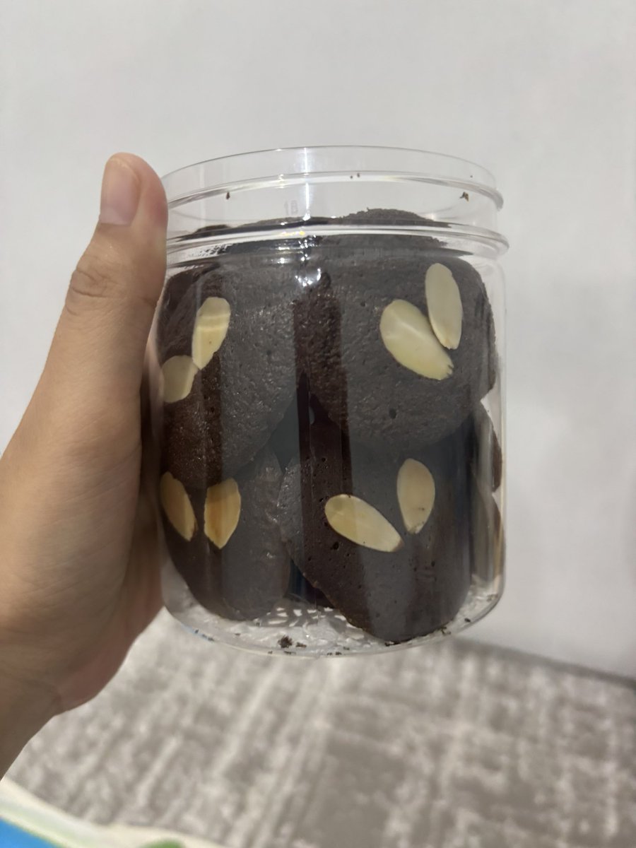 MingguPagiii's tweet photo. @FOODFESS2 Kue kue edisi ramadahan taun ini xixi https://t.co/GZRsZidW5z