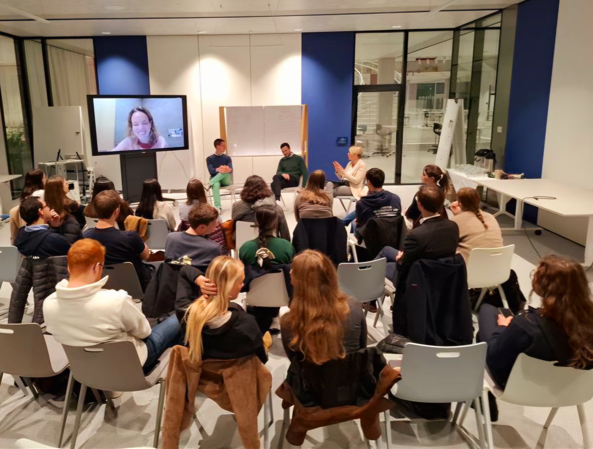 Strategy and International Management (SIM-HSG) (@simunisg) on Twitter photo This month we hosted two exciting SIM Career Teatime evenings with the purpose of providing insights into different career paths to SIM students and creating a space for them to reflect on their options by hearing the stories of older SIMmies. This month we hosted two exciting SIM Career Teatime evenings with the purpose of providing insights into different career paths to SIM students and creating a space for them to reflect on their options by hearing the stories of older SIMmies.