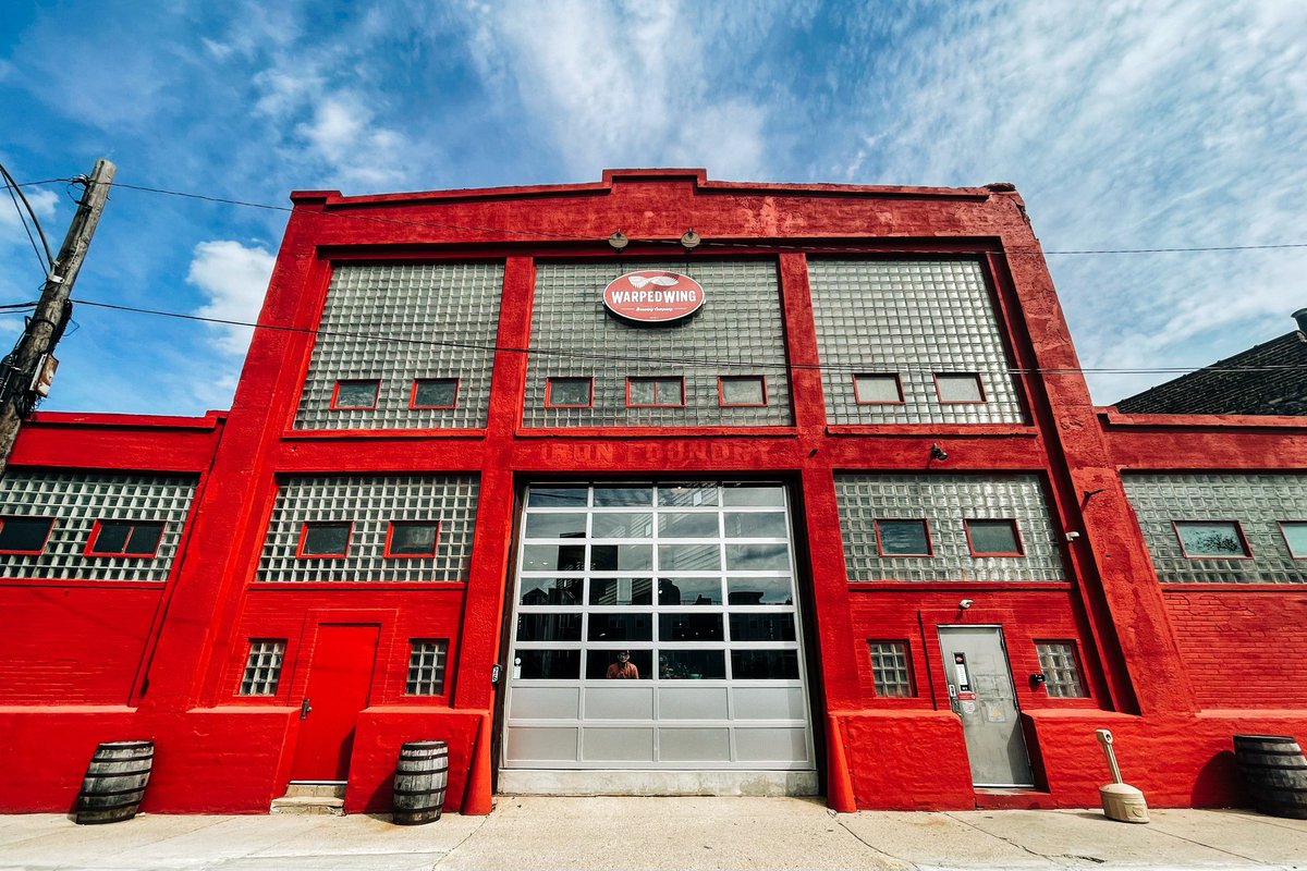Batter up! The #Dayton taproom is opening early at 2pm TODAY for Dayton vs. Cincinnati Spring Training at the ballpark! Swing by before the game for great beer &amp; good vibes 🍺⚾ #daytondragons #cincinnatireds

facebook.com/events/1158938…