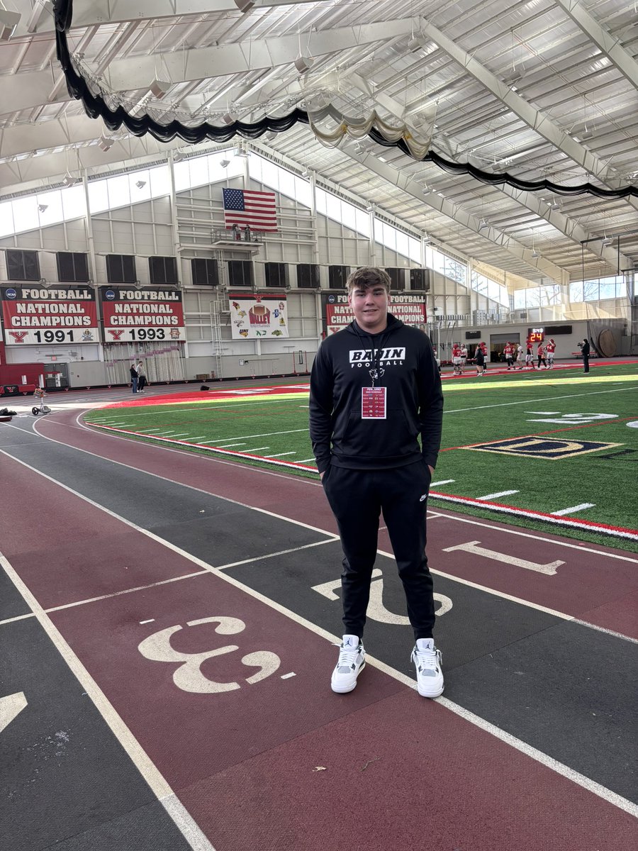 Thank you <a href="/CoachBuj/">Austen Bujnoch</a> for inviting me up to watch a practice today! I had a great time meeting with the coaches <a href="/fbcoachdp/">Doug Phillips</a> <a href="/CoachTPhillips/">Tom Phillips</a> and learning about the program at <a href="/ysufootball/">Youngstown State Football</a>! Look forward to meeting again soon. 
<a href="/BHSfootball4/">@BHSfootball</a> <a href="/TylerSmithFB/">Tyler Smith</a> <a href="/CarlosN4248/">Coach Carlos</a>