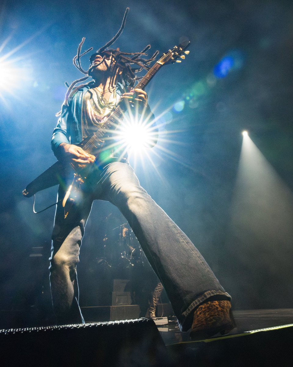 LennyKravitz's tweet photo. Next stop: Antwerp. 

📸: Mia Ross https://t.co/l4dDpOA3wb