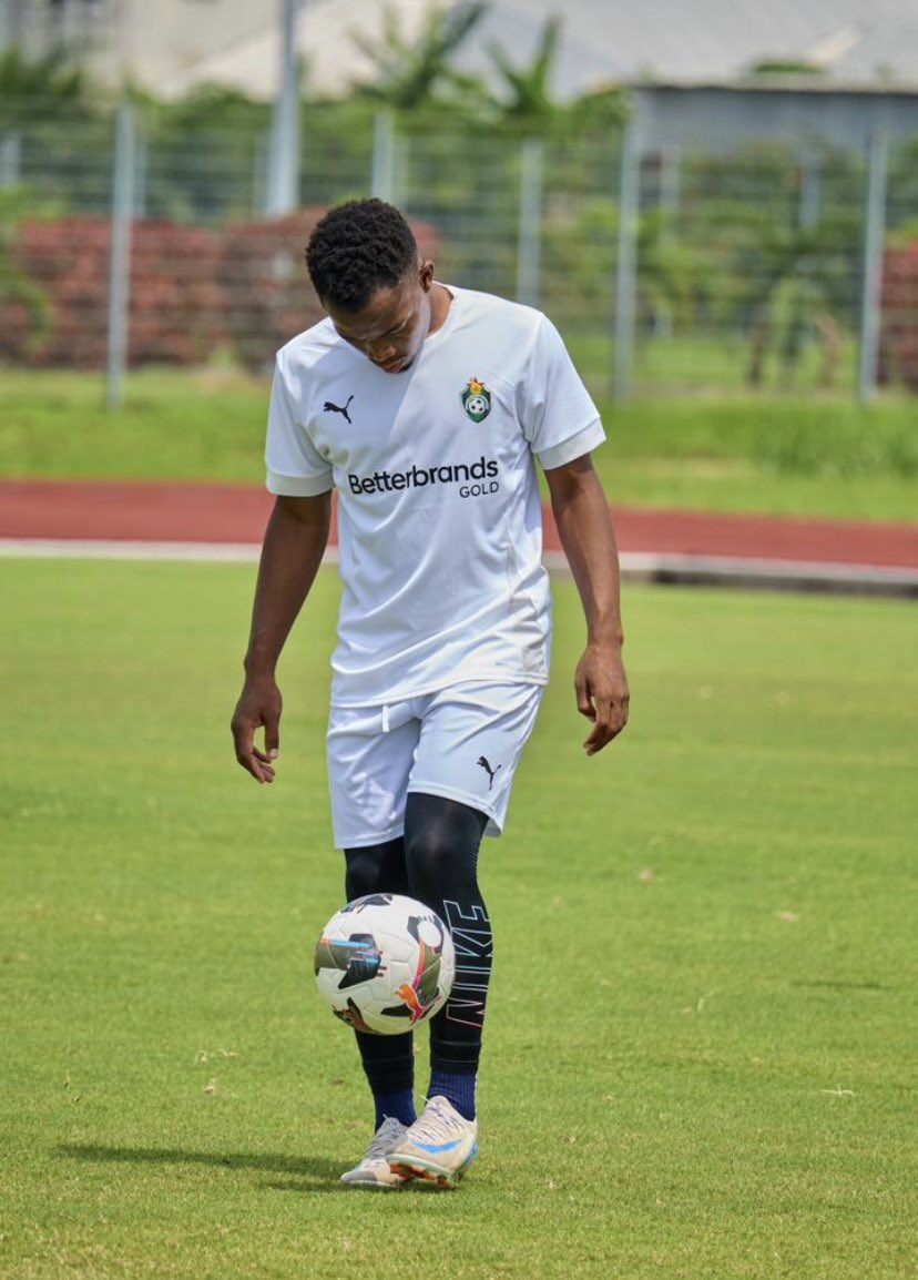 Tawah Munthali (@tawah_munthali) on Twitter photo Haaa uyu anogona kusapedza season inoyi aripa <a href="/DynamosFC1963/">Dynamos Football Club</a>.
Big game player. Haaa uyu anogona kusapedza season inoyi aripa <a href="/DynamosFC1963/">Dynamos Football Club</a>.
Big game player.