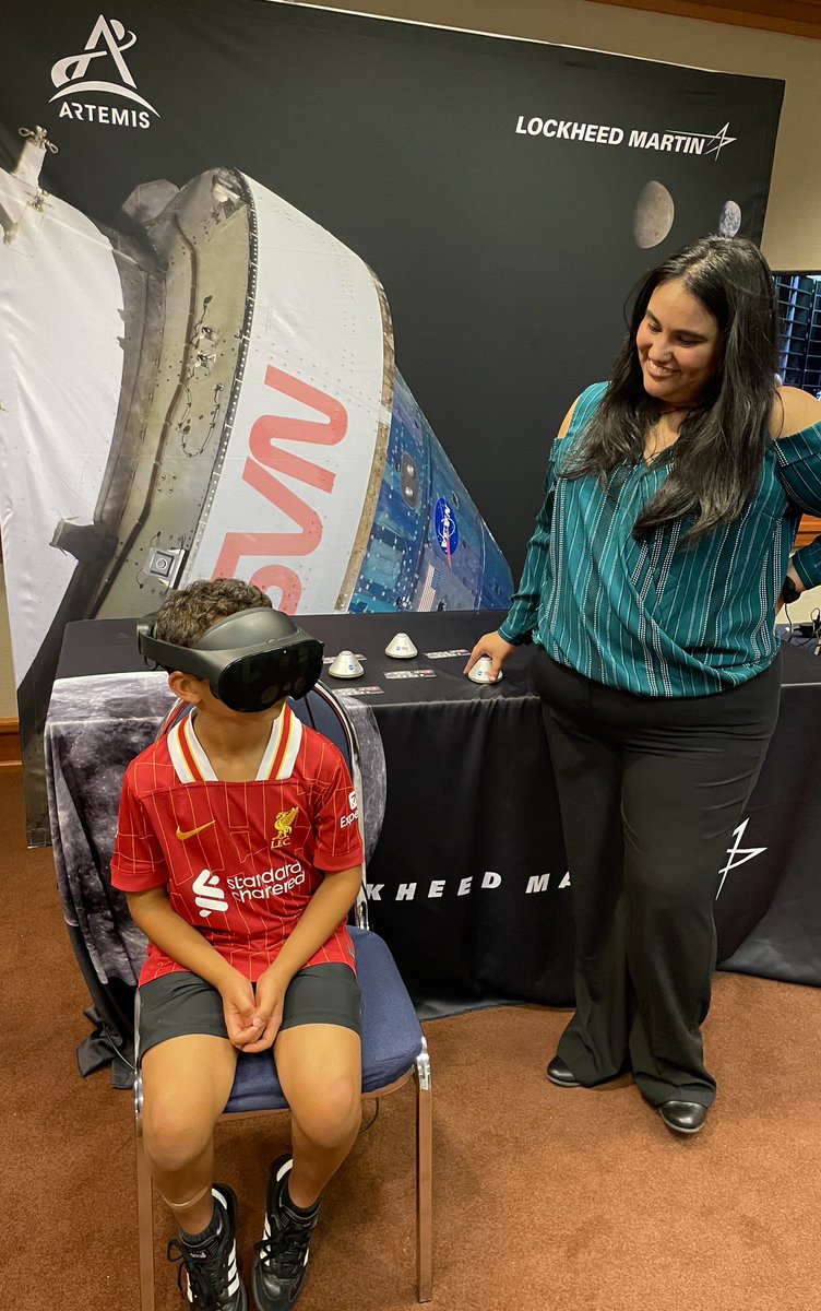 spacecitychick's tweet image. An aspiring astronaut tests out the #LMSpace VR experience @ #SpaceDayTX at the Capitol to check out the @NASA_Orion spacecraft. Come out today and learn all about the work happening across the great state of #Texas to get humans to the #Moon, #Mars &amp;amp; Beyond!   #Artemis