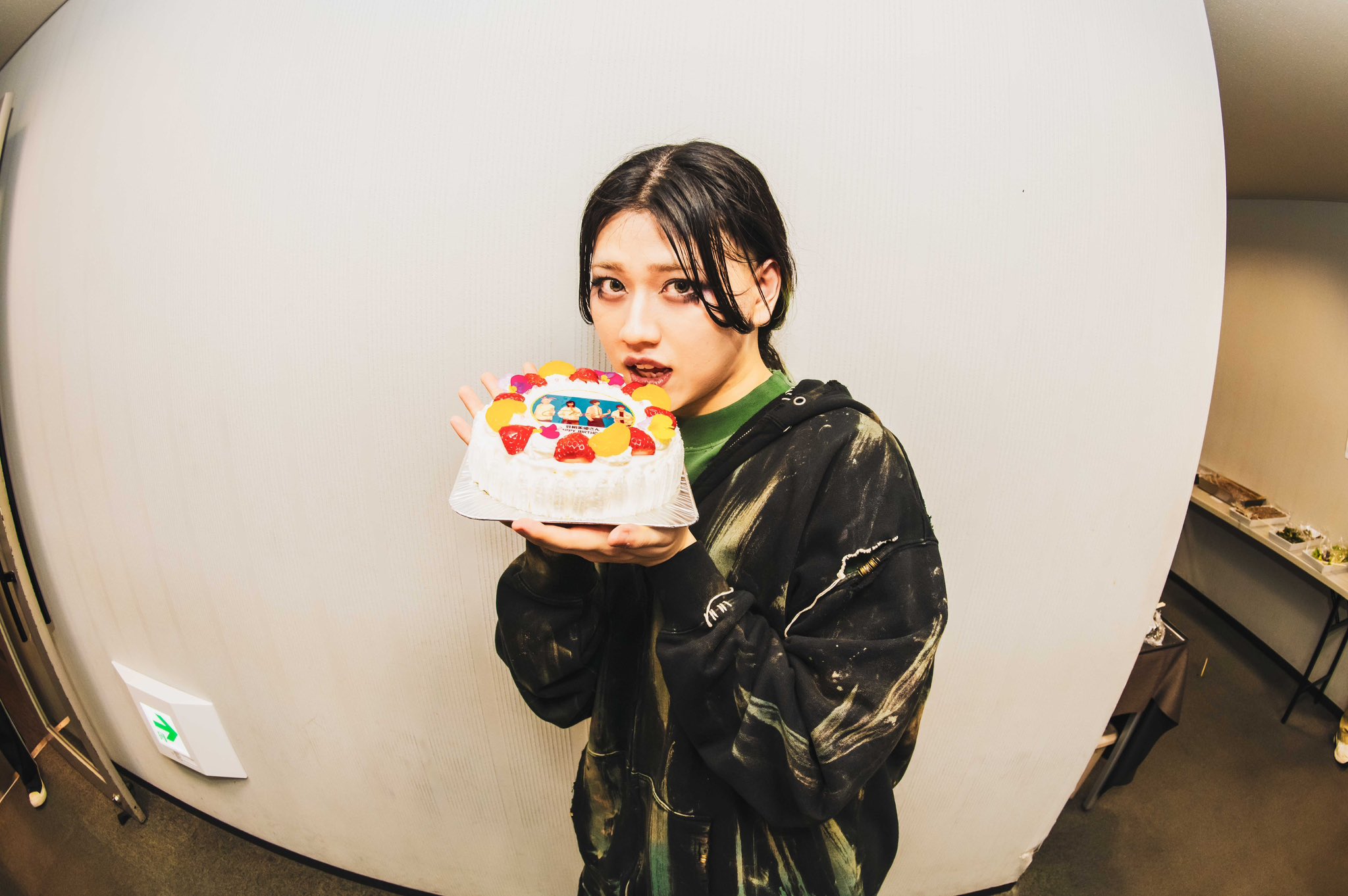 Chevon 谷絹茉優 サインタオル Chevon 谷絹茉優 サインタオル&ギターピック