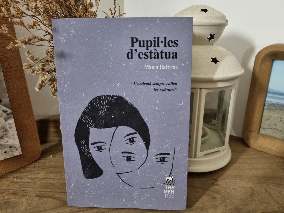 Maica Rafecas (@m_rafecas) on Twitter photo I amb la primavera, la poesia.
Amb pròleg de Laia Carbonell i edició de <a href="/ed_tremendes/">Edicions Tremendes</a>.
Els propers dies a llibreries! I amb la primavera, la poesia.
Amb pròleg de Laia Carbonell i edició de <a href="/ed_tremendes/">Edicions Tremendes</a>.
Els propers dies a llibreries!