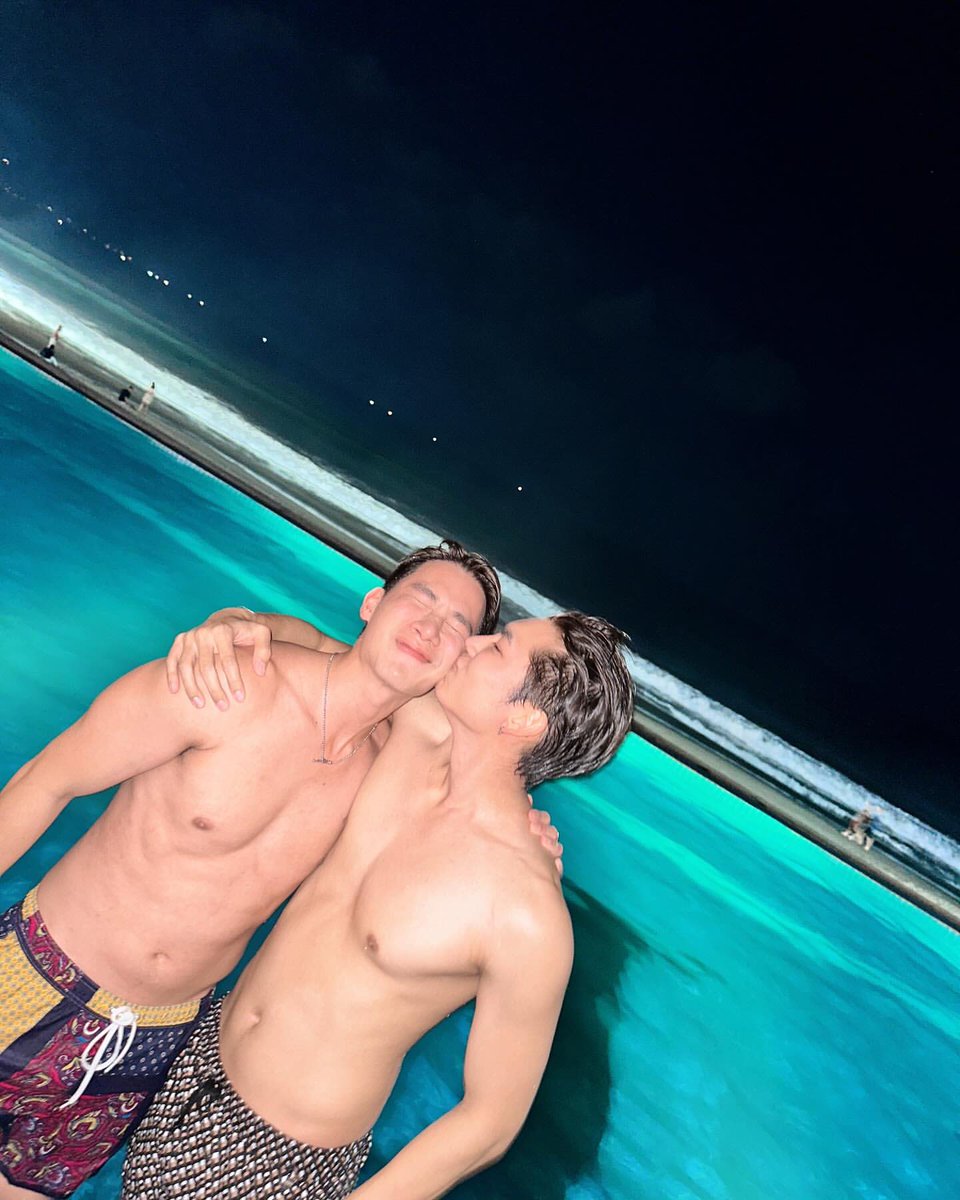 quantumgrande's tweet photo. That beautiful sense of relief and joy knowing the artist you admire now has someone to love him, protect him, and simply be there by his side through everything. Thank you, P’Mew, for being that constant presence in Tul’s life. Please continue to stay this happy, always #MewTul https://t.co/ShgfflNxJc