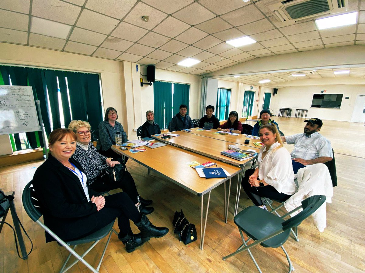 kindcommunities's tweet image. Thanks Ruby and Lindsay for visiting our Resettler Volunteer group to talk about Ashton Food Aid, volunteering, and helping those in need! ❤️ #preston #volunteers