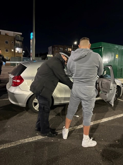 MPSWelling's tweet image. 🚔No Laughing Matter😆🎈
A busy weekend saw numerous stop &amp;amp; searches with multiple nitrous oxide canisters seized &amp;amp; penalty notices issued. We also seized a vehicle under S59 Police Reform Act 2002 for being driven in an anti-social manner due to already receiving a warning🚨