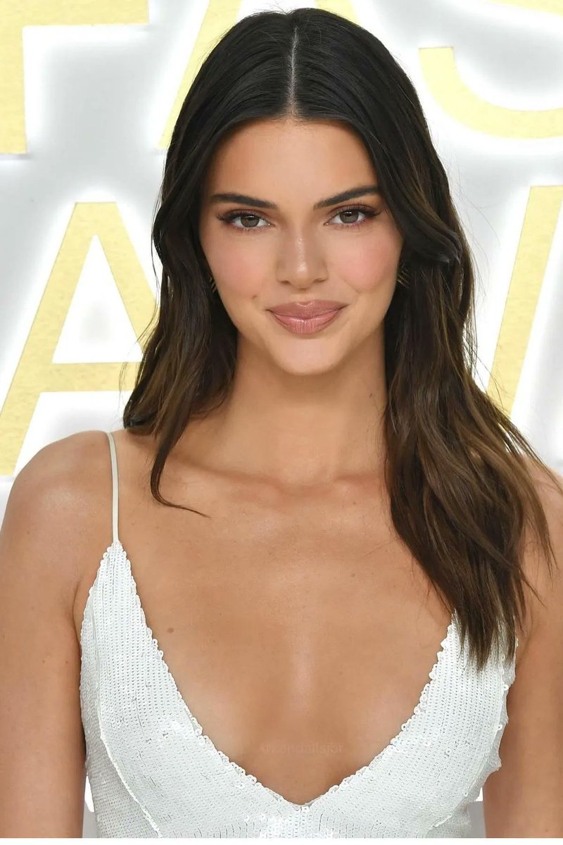 FunPlanet365's tweet image. #CelebsCombo
Post One
Kim Kardashian
Kylie Jenner
Kendall Jenner
Kelly Brook