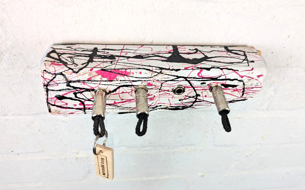 Ach sooooo.
Das ist gar keine Kunst?!

Um es mit den Worten der <a href="/Herzbluut/">Herzblut 🫀</a> zu sagen.
NIEMAND MAG KLUGSCHEISSER.
😂