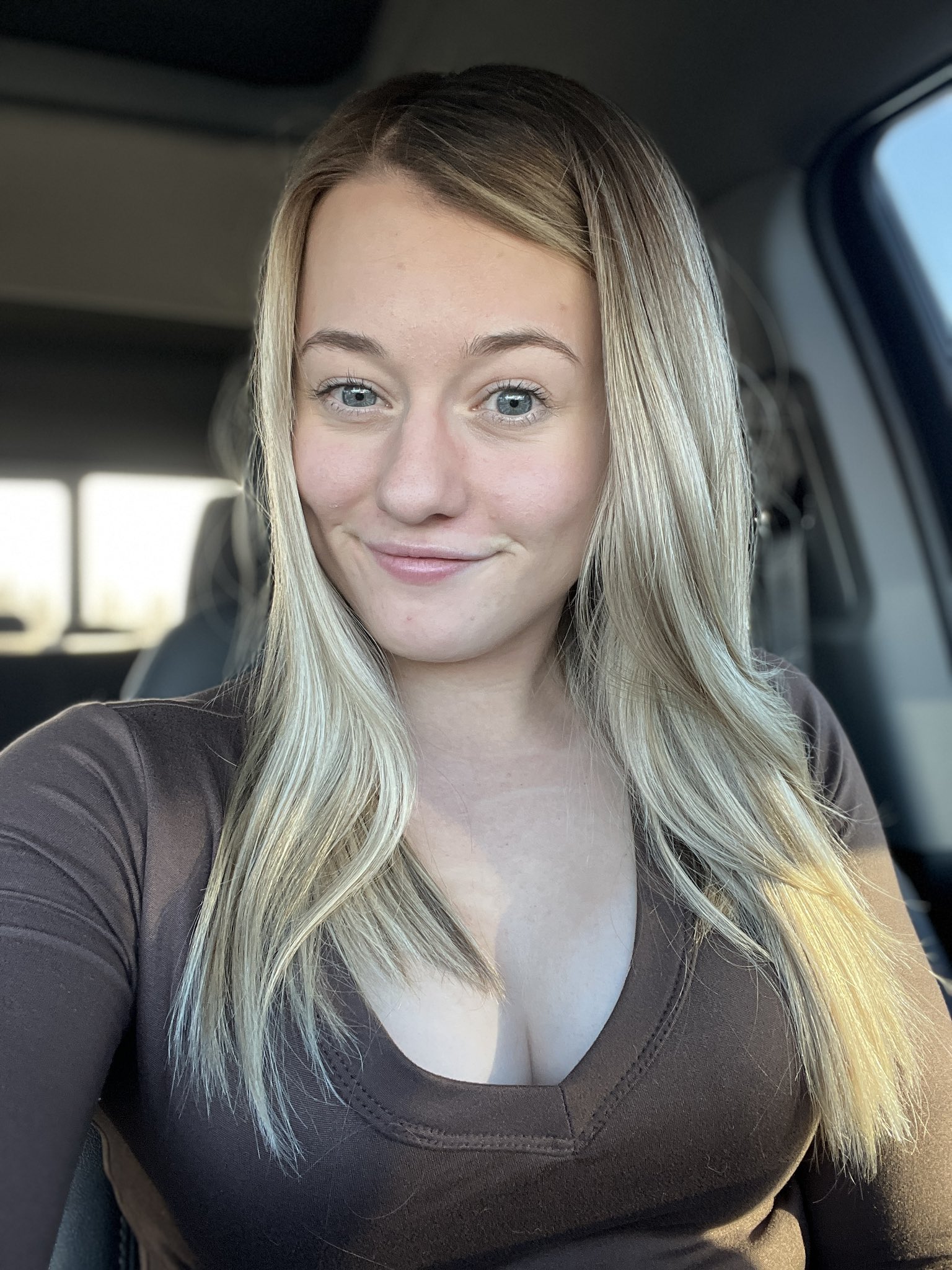 2 pic. Makeup free days are so needed https://t.co/diBKq1VJY3