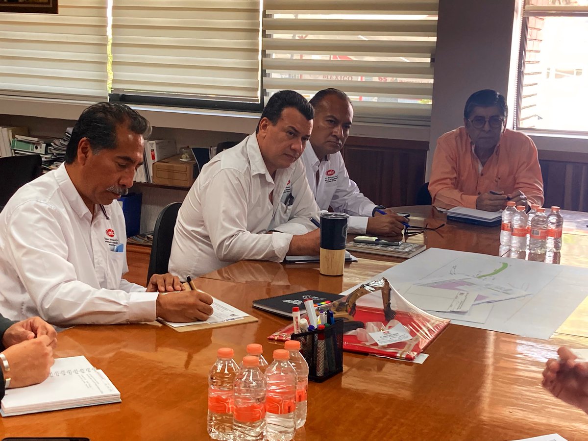 Agradecemos al Ing. Óscar Coello, titular de la Secretaría de Infraestructura, Comunicaciones y Transporte de #Morelos por abrir las puertas de esta dependencia al Comité Directivo de la CMIC para dialogar sobre el desarrollo de proyectos de infraestructura en la entidad.