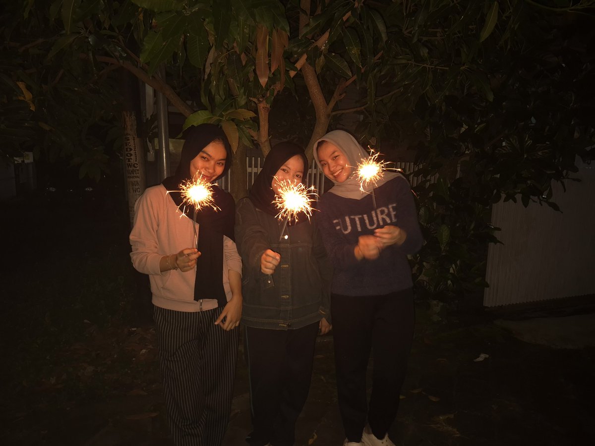 mucolele's tweet photo. harsa di tengah gulita. https://t.co/Nvg69THShU