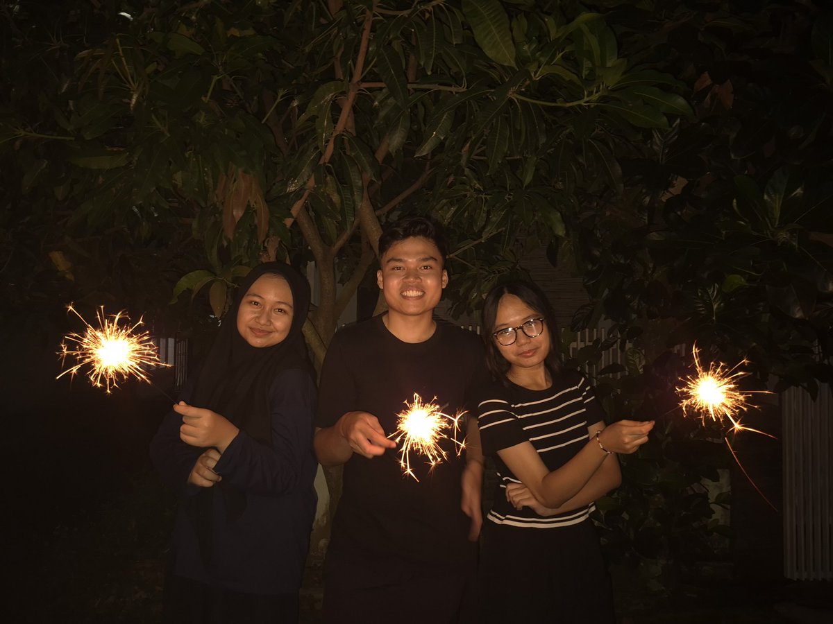 mucolele's tweet photo. harsa di tengah gulita. https://t.co/Nvg69THShU