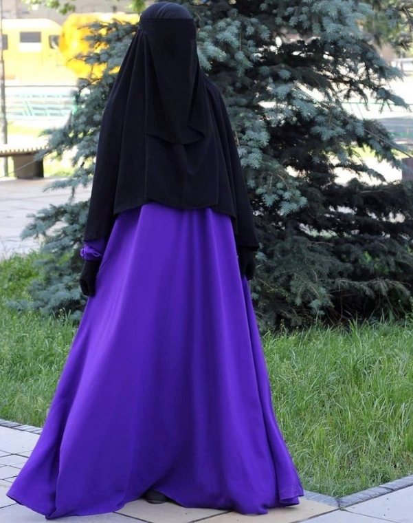 SarahMusli76879's tweet photo. مزيج ألوان جميل جدًا مع النقاب💜💜💜
Very nice color combination with the niqab 💜💜💜
#fullyveiled #niqab https://t.co/LAFSSP6DIq