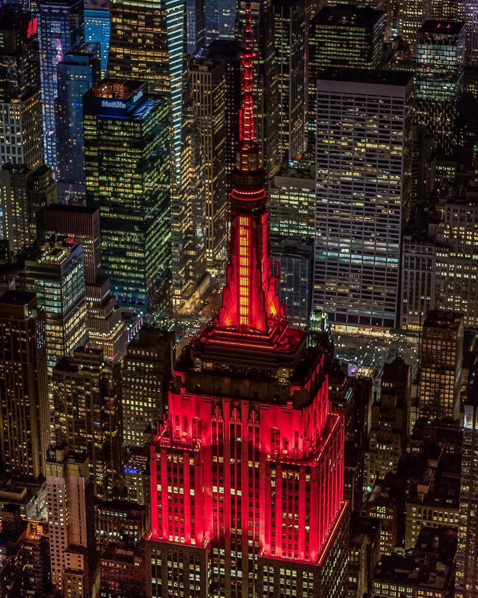 Empire State Building (@empirestatebldg) on Twitter photo Shining red tonight in honor of American Red Cross Month <a href="/RedCross/">American Red Cross</a>
Text CONNECT to 274-16 to get alerts on our Lights!
Watch tonight's lighting here: esbo.nyc/ecx
📷: jkhordi/IG Shining red tonight in honor of American Red Cross Month <a href="/RedCross/">American Red Cross</a>
Text CONNECT to 274-16 to get alerts on our Lights!
Watch tonight's lighting here: esbo.nyc/ecx
📷: jkhordi/IG
