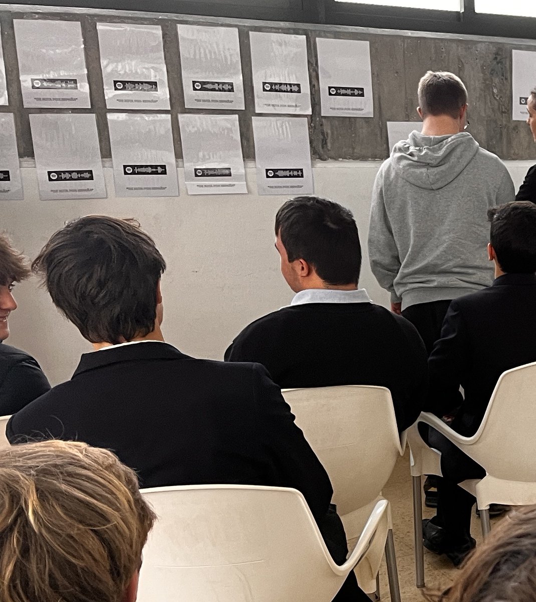 srdelastablets's tweet photo. 3⃣Jornada de actividades conjuntas alumnos #educacionespecial #ColegioGilGayarre y @EverestMadridLC de #Pozuelo 🎯#innovacioneducativa Conociendo #CCAA a través de códigos canciones #spotify Mundo de #Minecraft de nuestro colegio ,dibujos con #Talebot  #CodigoEscuela4_0_Madrid .. https://t.co/gkP3JntDhy