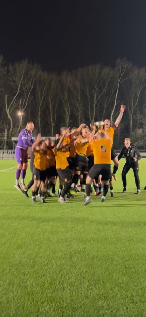 BEDS COUNTY CHAMPIONS 🏆
🧡🖤🧡🖤🧡🖤