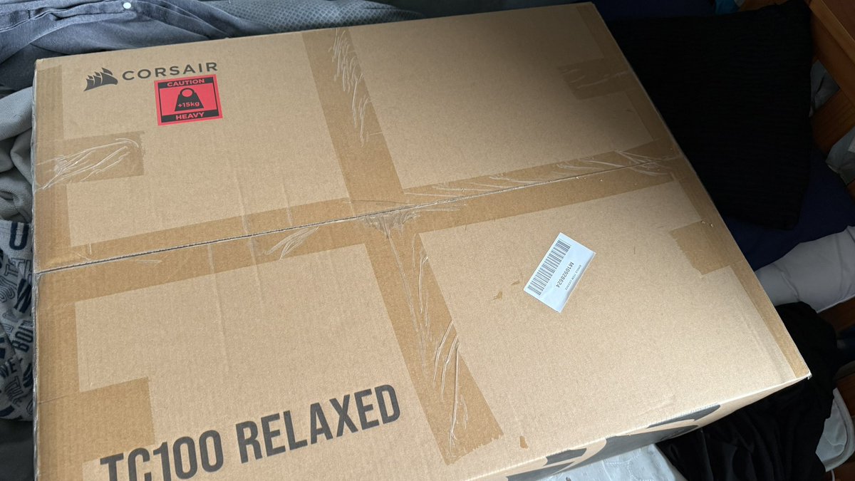 ScufferOriginal's tweet photo. Ahh new @CORSAIR gaming chair built and really good come see it live on twitch soon https://t.co/zxsjnj7iVS
